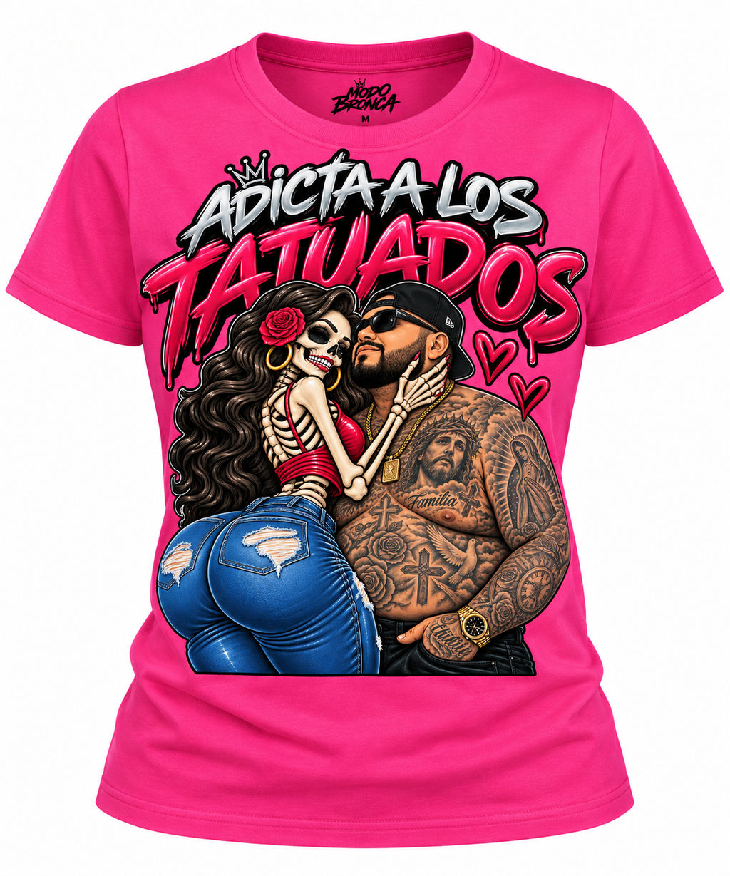 Playera rosa Adicta a los Tatuados - mockup